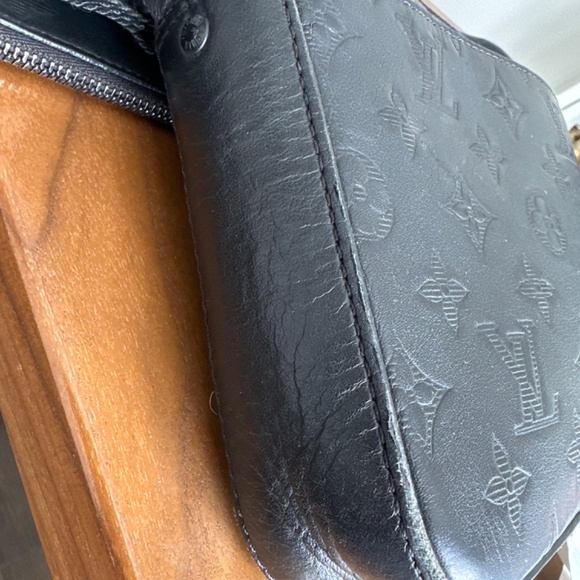 Unisex Louis Vuitton Duo Messenger All black - Picture 10 of 11